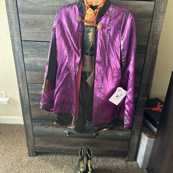Disney Purple girls  Cape with Black Accents. - Picture 14 of 16